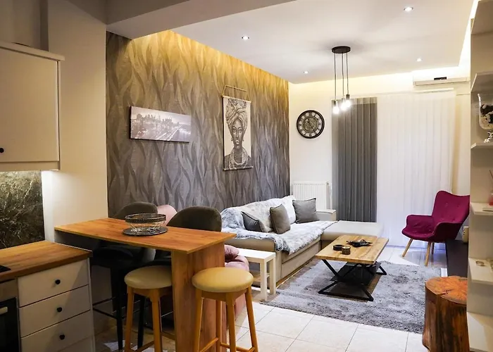 Fully Renovated And Comfortable Apartment! *