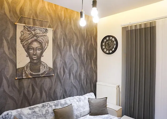 Fully Renovated And Comfortable Apartment!