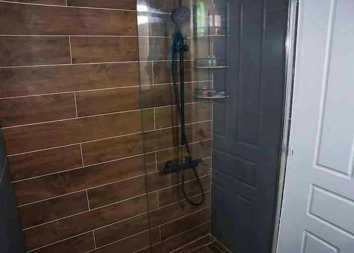 Fully Renovated And Comfortable Apartment!