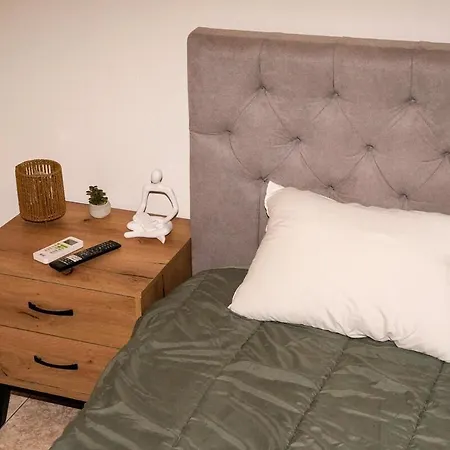 Fully Renovated And Comfortable Apartment!