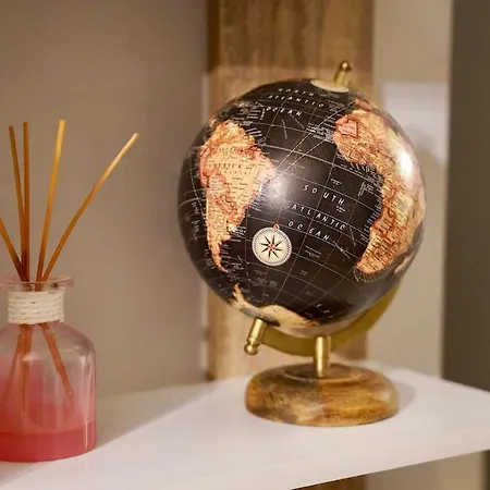 Apartament Fully Renovated And Comfortable Apartment!